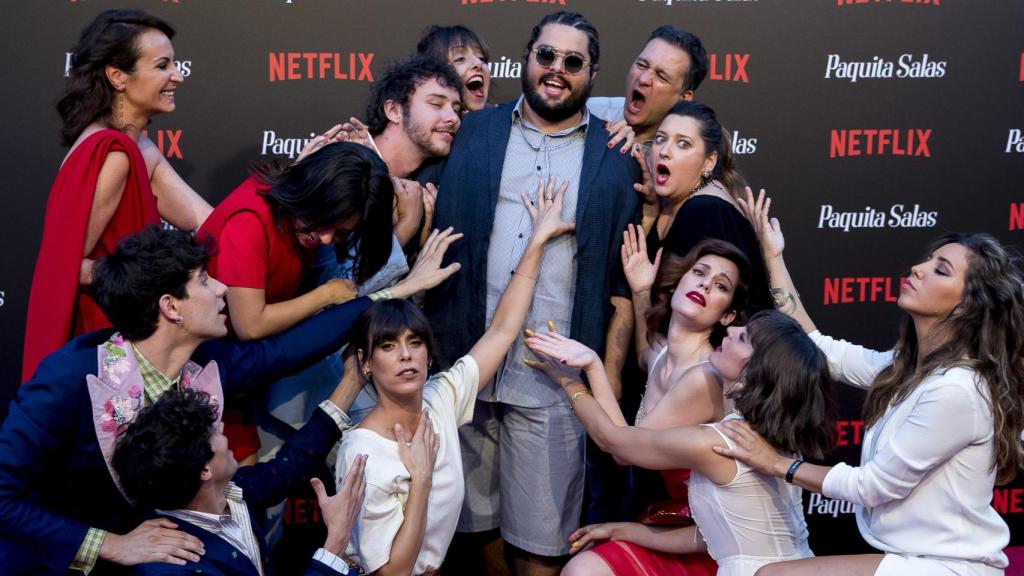 El elenco de 'Paquita Salas' en el estreno de la segunda temporada.