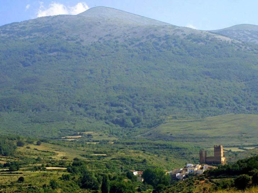 El castillo y el monte Moncayo.