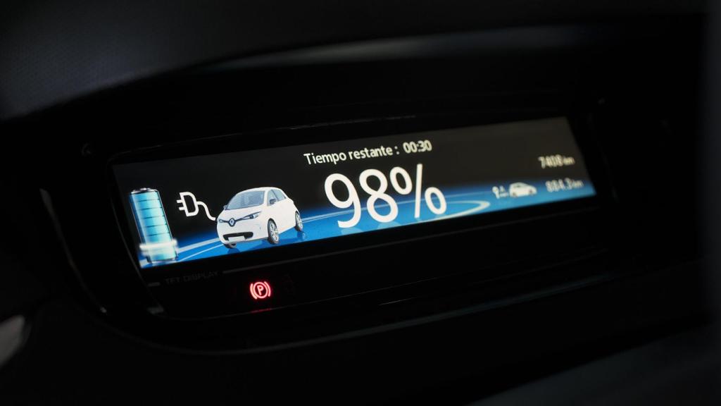 Imagen de un coche en plena carga.