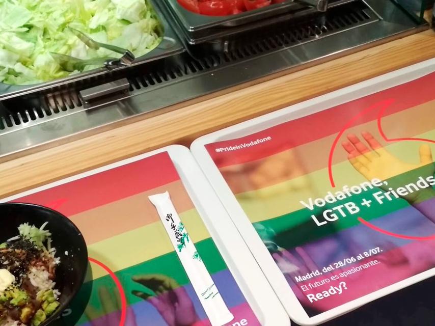 Las bandejas de la cantina de Vodafone, personalizadas.