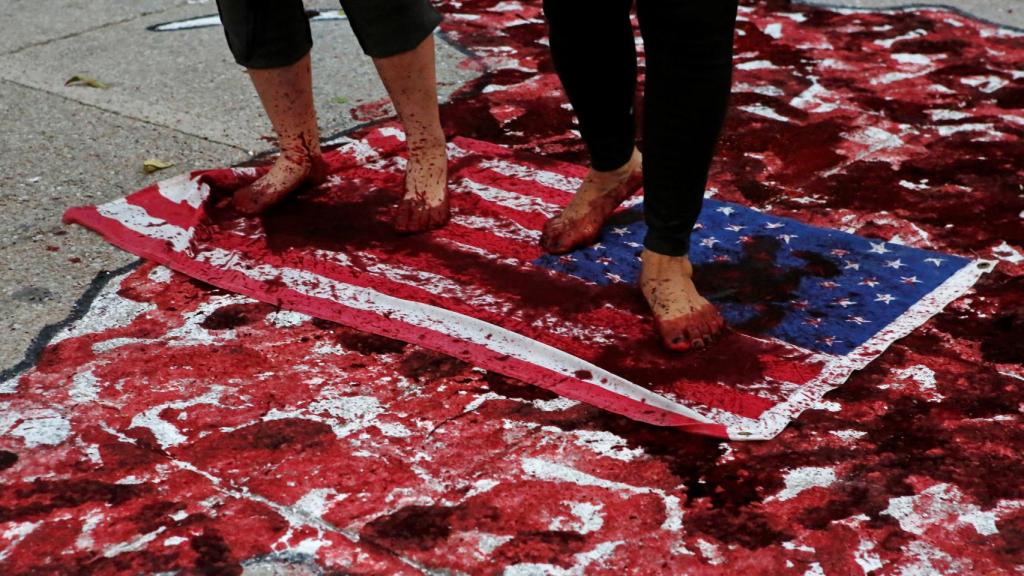 Manifestación LGTB frente a la embajada de EEUU en Ciudad de México