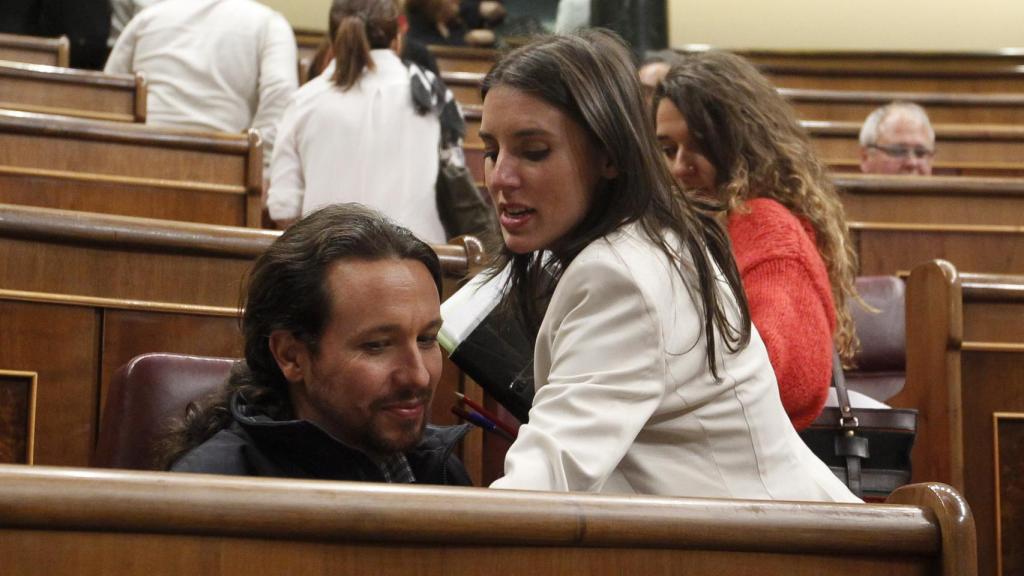 Pablo Iglesias e Irene Montero en el Congreso de los Diputados.