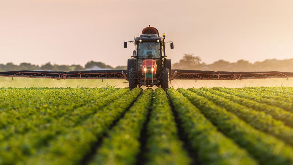 Este agente se rocía sobre las plantas y funciona de manera muy parecida al repelente de mosquitos.