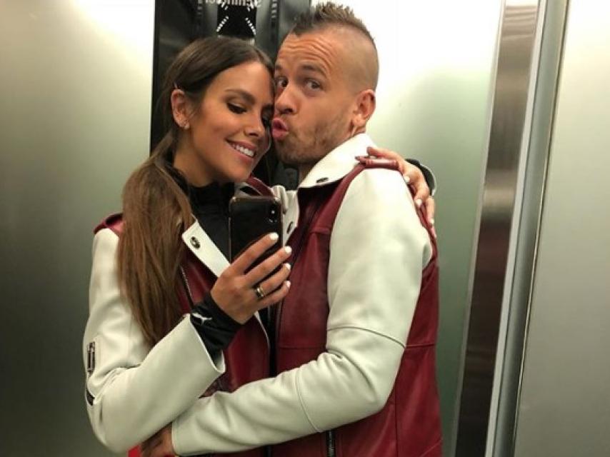 Cristina junto a su marido en una imagen de las redes sociales.