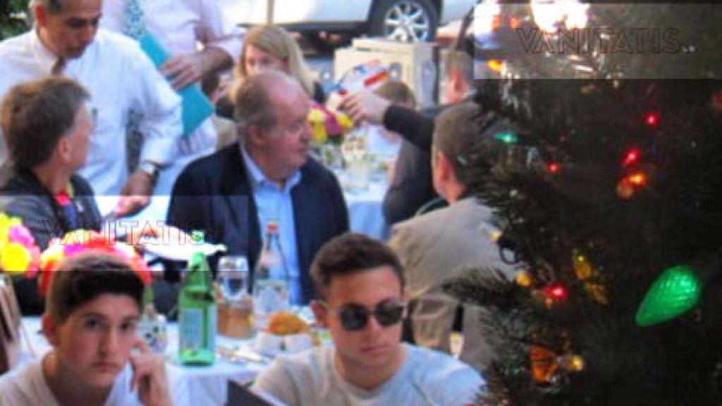 Juan Carlos de Borbón en la Navidad de 2014 en Beverly Hills junto al exmarido de Corinna.