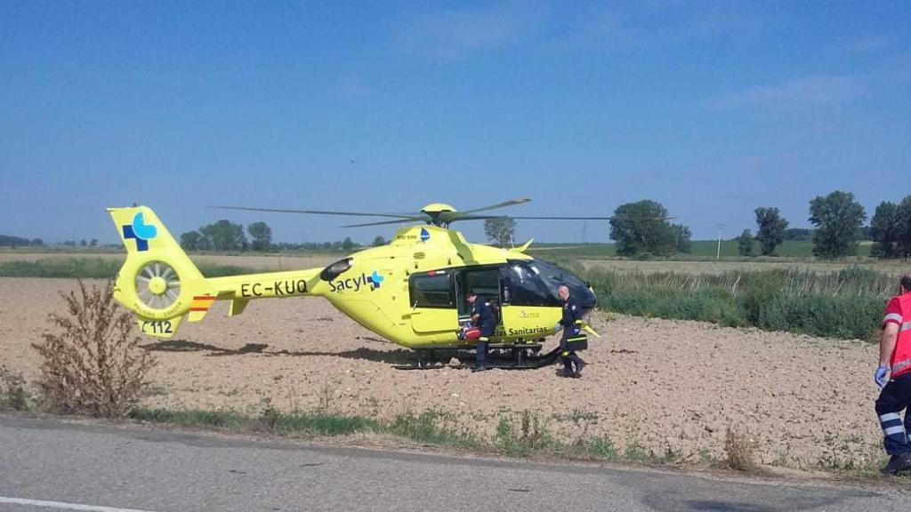 Helicóptero en el que tuvieron que trasladar a Pedro al hospital.
