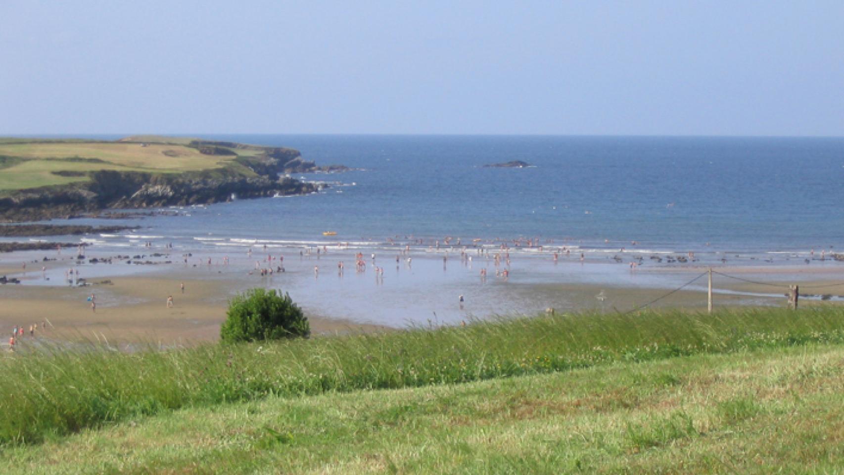 Vista de la playa de Bañugues, en Asturias