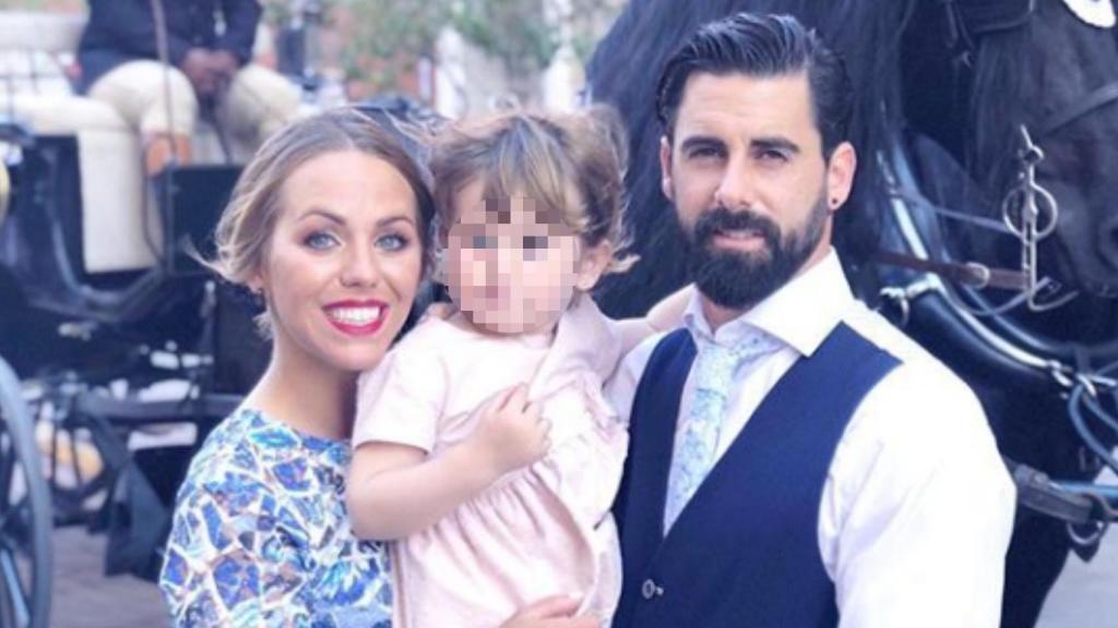 Yoli y Jonathan junto a su hija Valeria.