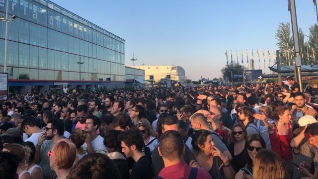 Colas de más de dos horas para entrar en IFEMA.