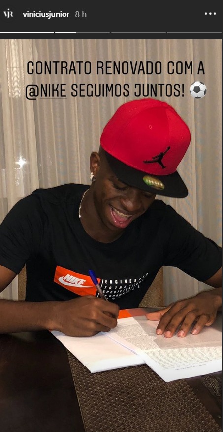 Vinicius renueva con Nike