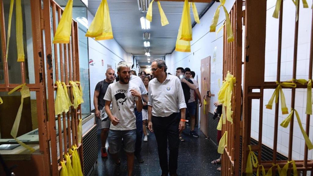 Torra, durante su visita a la cárcel Modelo de Barcelona para mostrar su apoyo a los CDR.