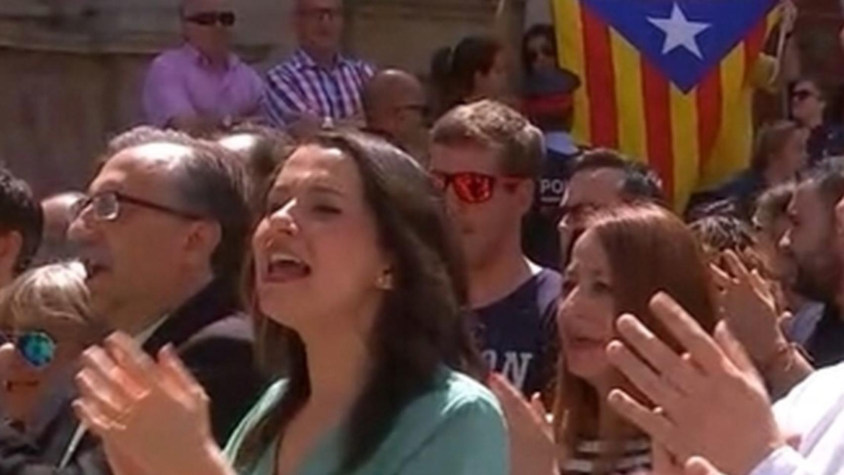 Arrimadas perseguida por los independentistas