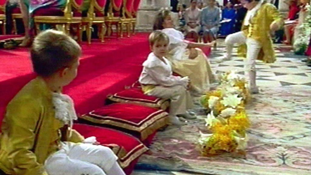 Froilán y la famosa patada en la boda de Felipe y Letizia.
