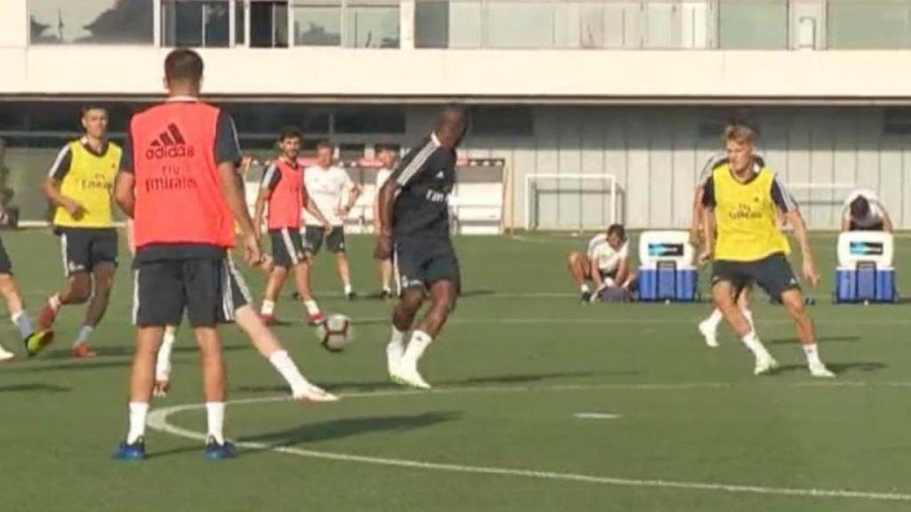 El detalle de calidad de Vinicius en su primer entrenamiento