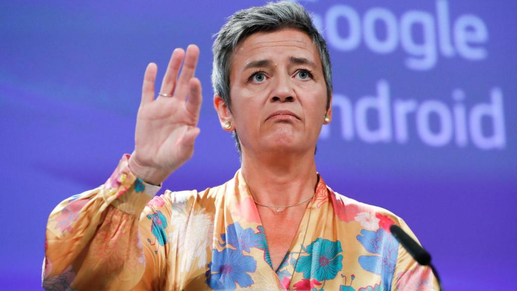 La comisaria Margrethe Vestager asegura que su decisión no tiene motivos políticos
