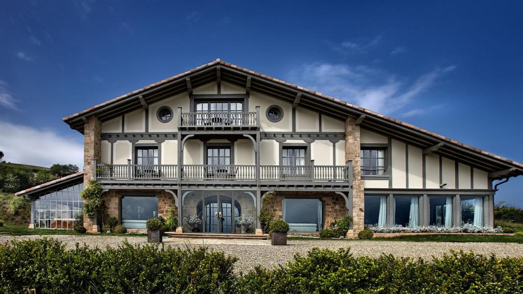 Fachada del hotel Iturregi.