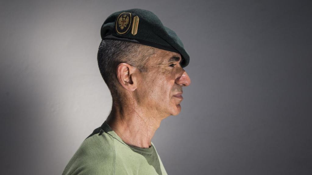 El cabo Francisco Gómez Navarrete con la boina verde característica de los GAR. Foto: Fernando Ruso