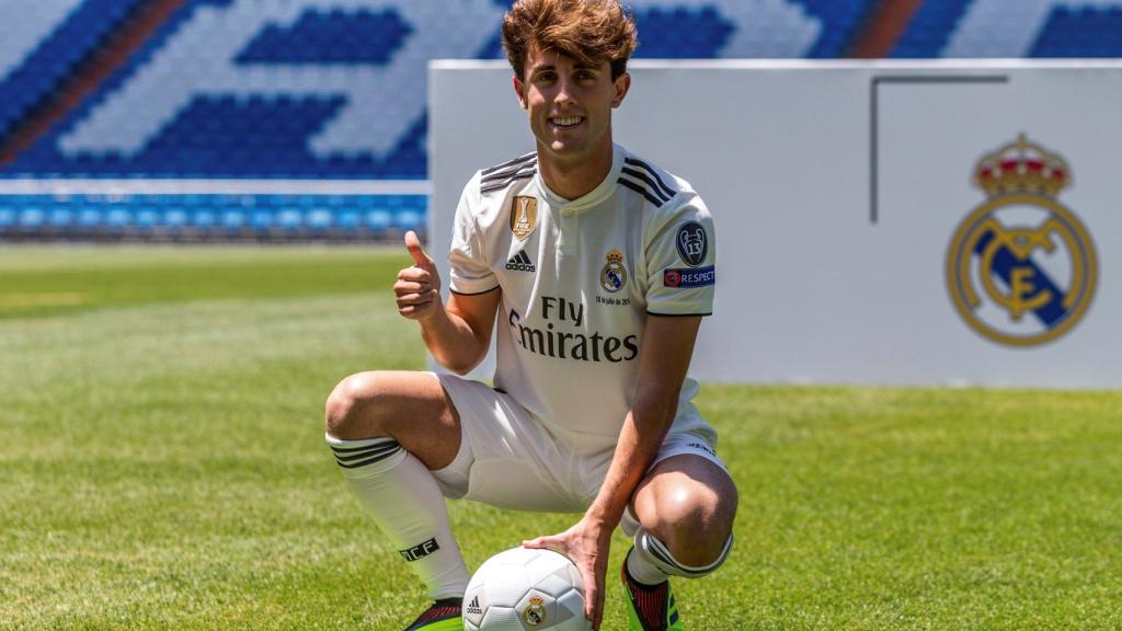 Odriozola, en su presentación con el Real Madrid.