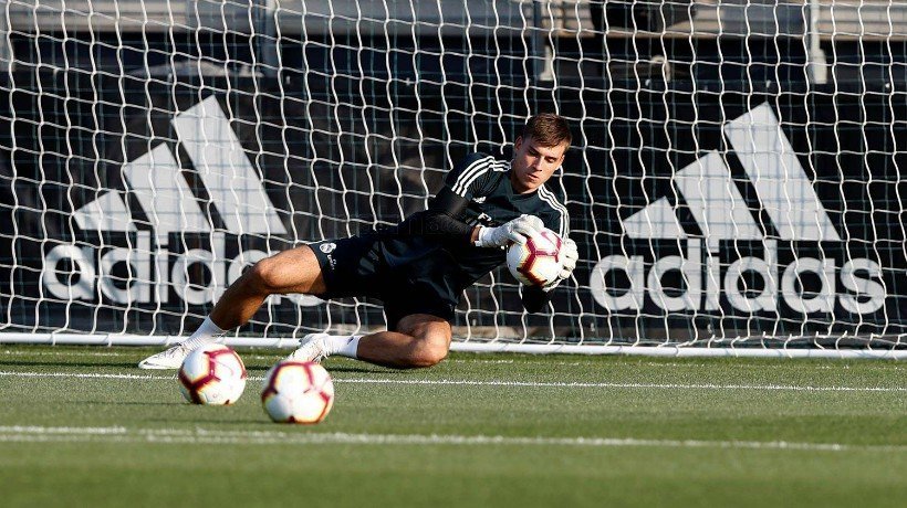 Lunin realiza una parada
