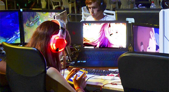 Chica 'gamer', en el DreamHack 2018. Foto Adolfo Plasencia