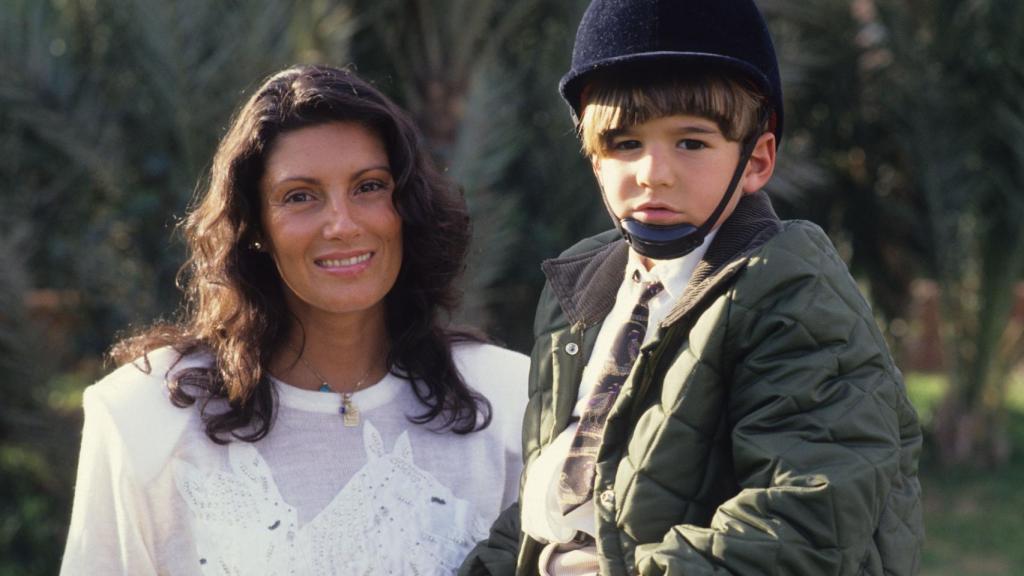 Carmina Ordóñez junto a su hijo Julián Contreras.