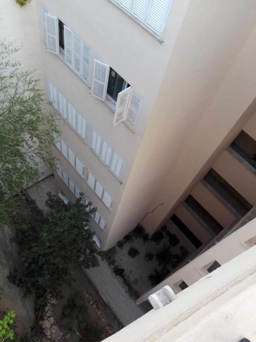 Seis de los pisos del Eden Roc están por debajo de la entrada. En el boquete fallecieron los tres jóvenes