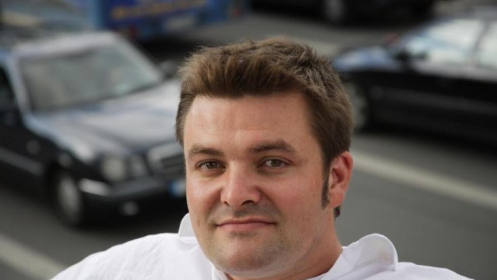 Benjamin David, empresario alemán que nada para llegar al trabajo.