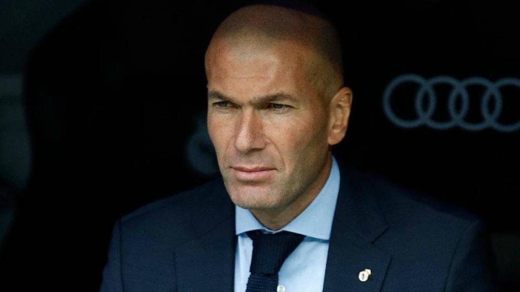 Zidane, en el banquillo del Bernabéu