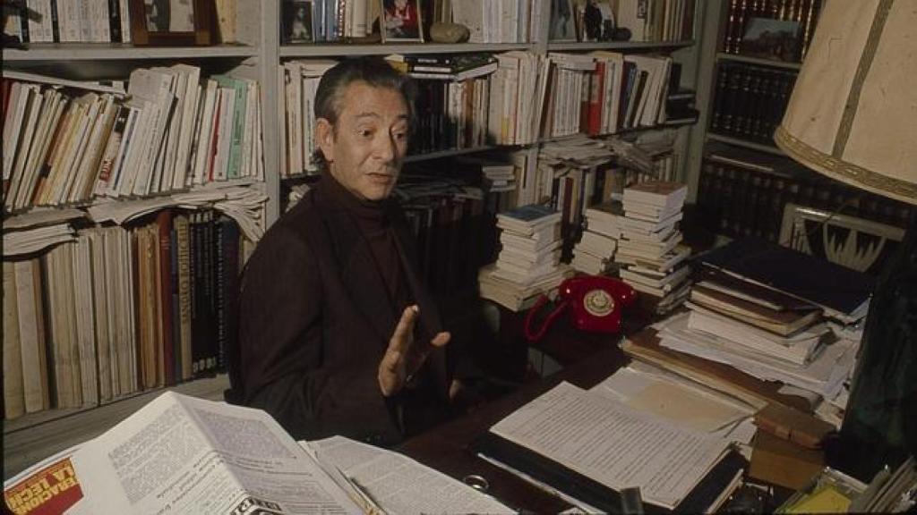 El poeta falangista Dionisio Ridruejo reivindicó la obra de Machado.