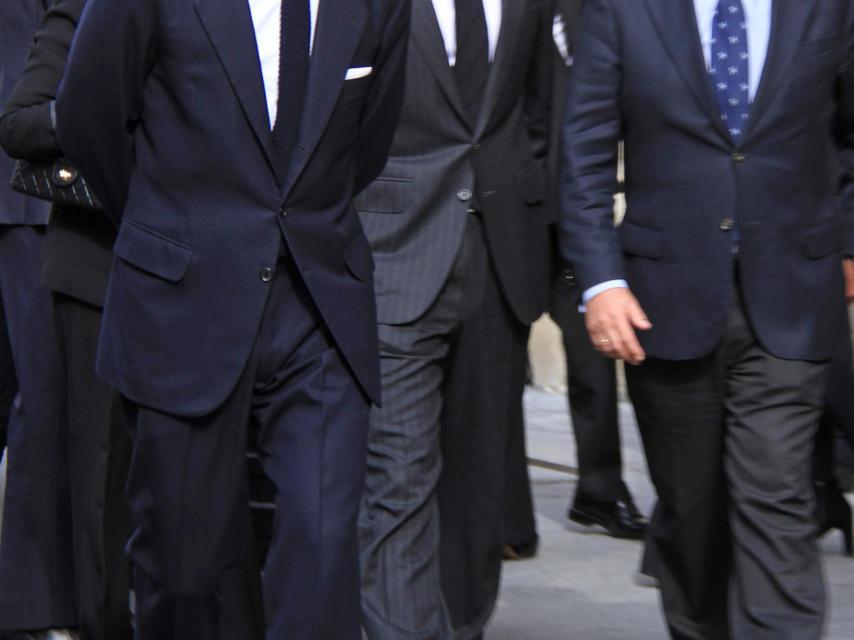 Luis Martínez de Irujo junto a su familia.