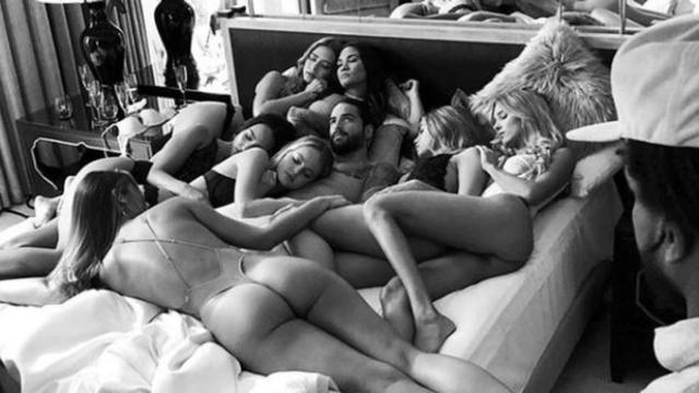 La criticada foto del nuevo videoclip de Maluma, Mala mía.