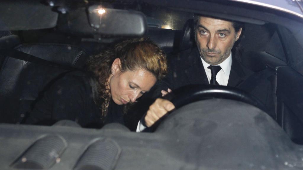 Yolanda con Jaime Ostos en el funeral de su padre.