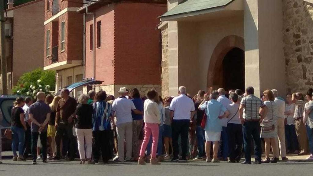 Funeral por María Isabel en la iglesia parroquial Puerta de Rey