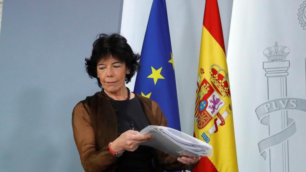 La portavoz del Gobierno, Isabel Celaá, este viernes.