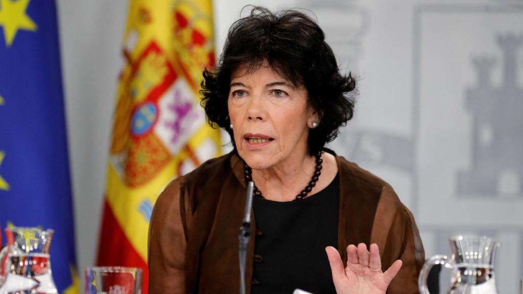 Isabel Celaá, portavoz del Gobierno, este viernes tras el Consejo de Ministros.