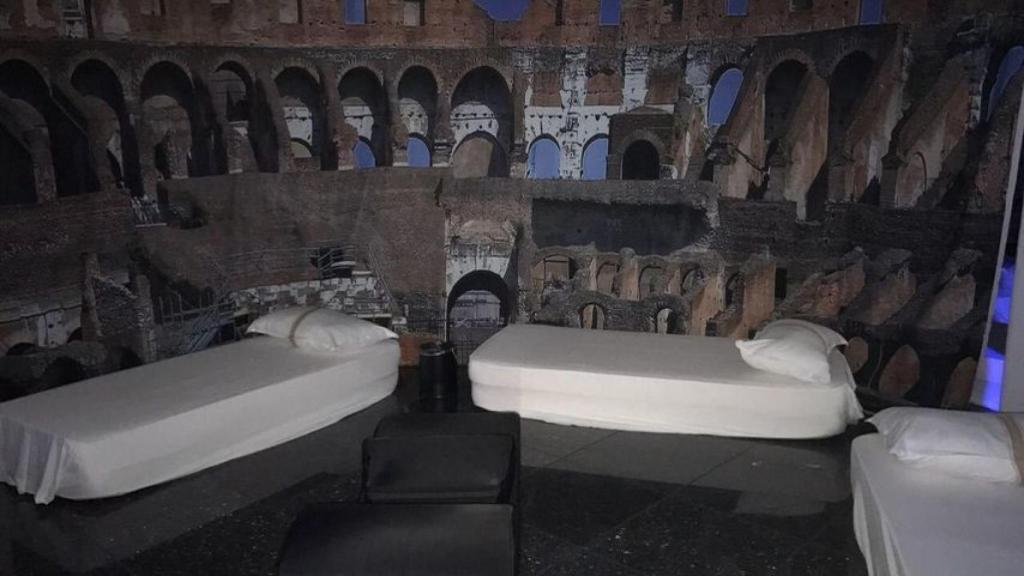 Una de las habitaciones del Azamara Quest en la fiesta sexual dedicada a Roma