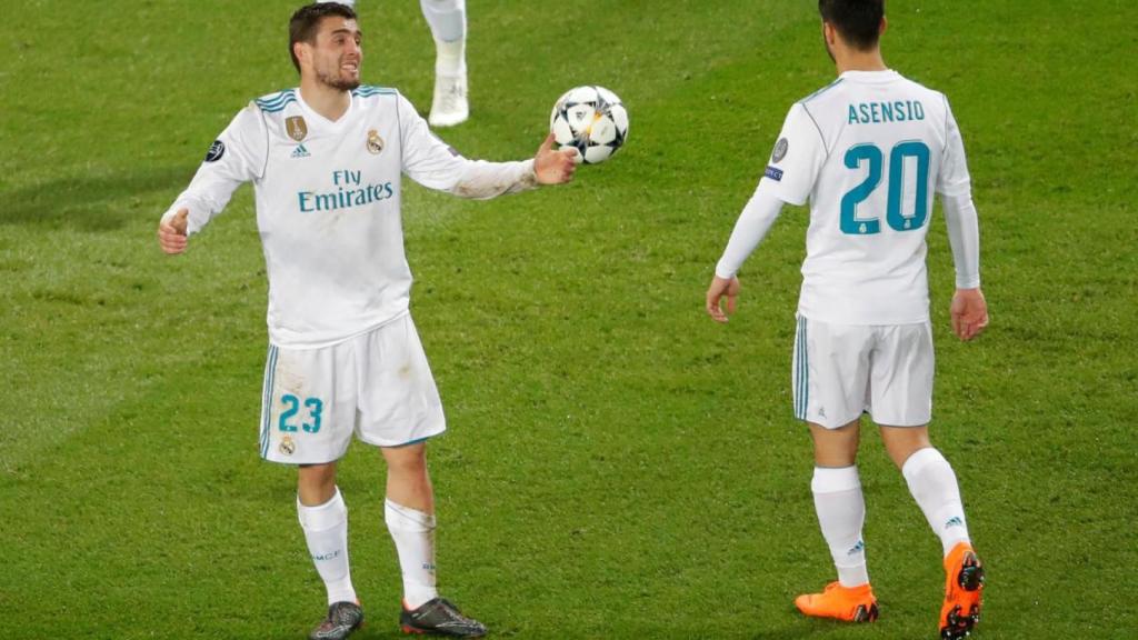 Kovacic, junto a Marco Asensio, en un partido del Real Madrid