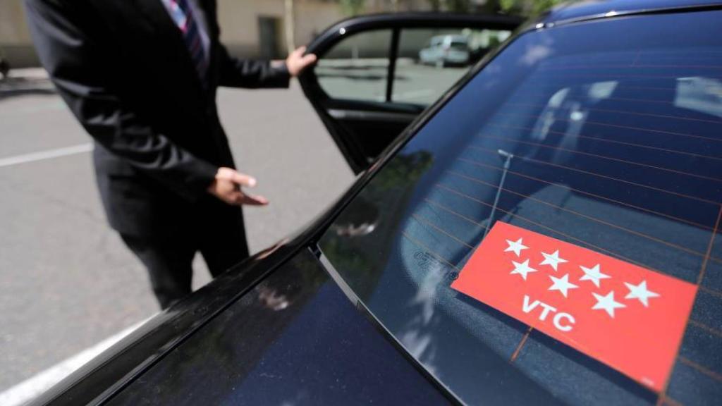 Las VTC velan armas contra el Gobierno al que acusan de intentar comprar la paz del Taxi