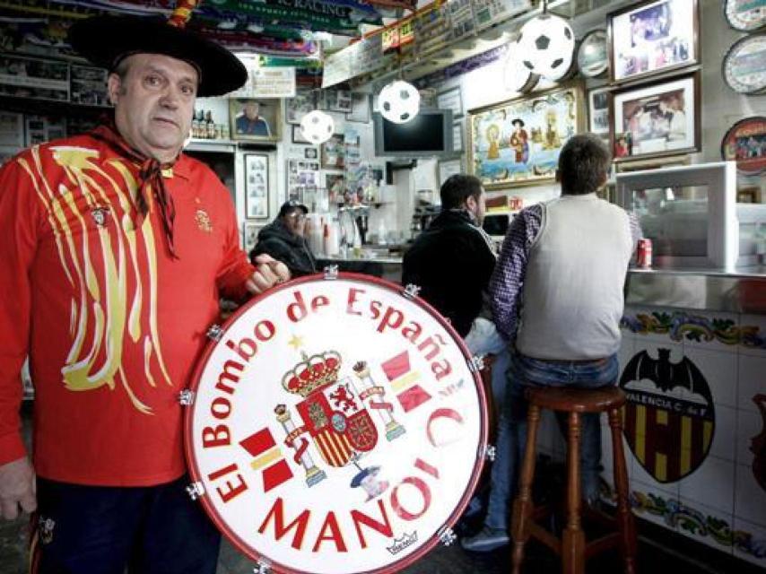 Tras 28 años como dueño del bar, Manolo se retira del negocio