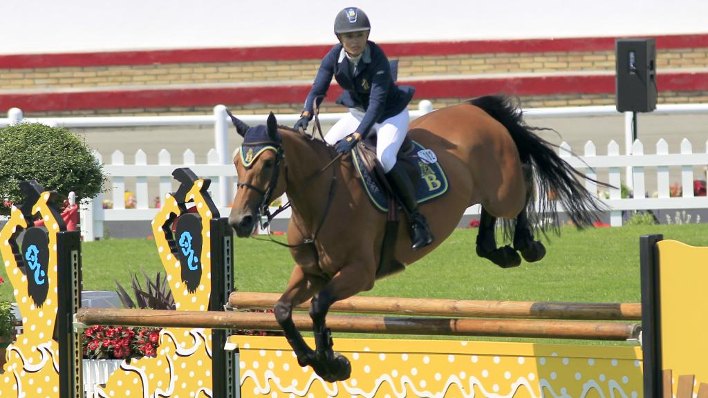 Susana en una competición en la hípica.