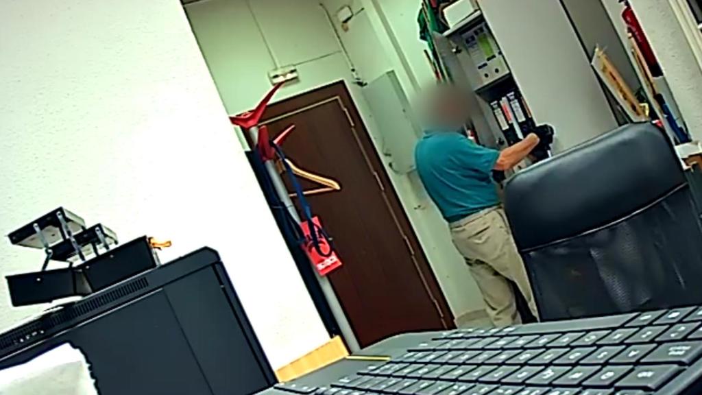 Los ladrones fueron captados por las cámaras de seguridad de las oficinas en las que delinquían.