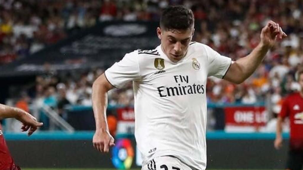 Fede Valverde durante el partido entre el Real Madrid y el Manchester United. Foto: Twitter