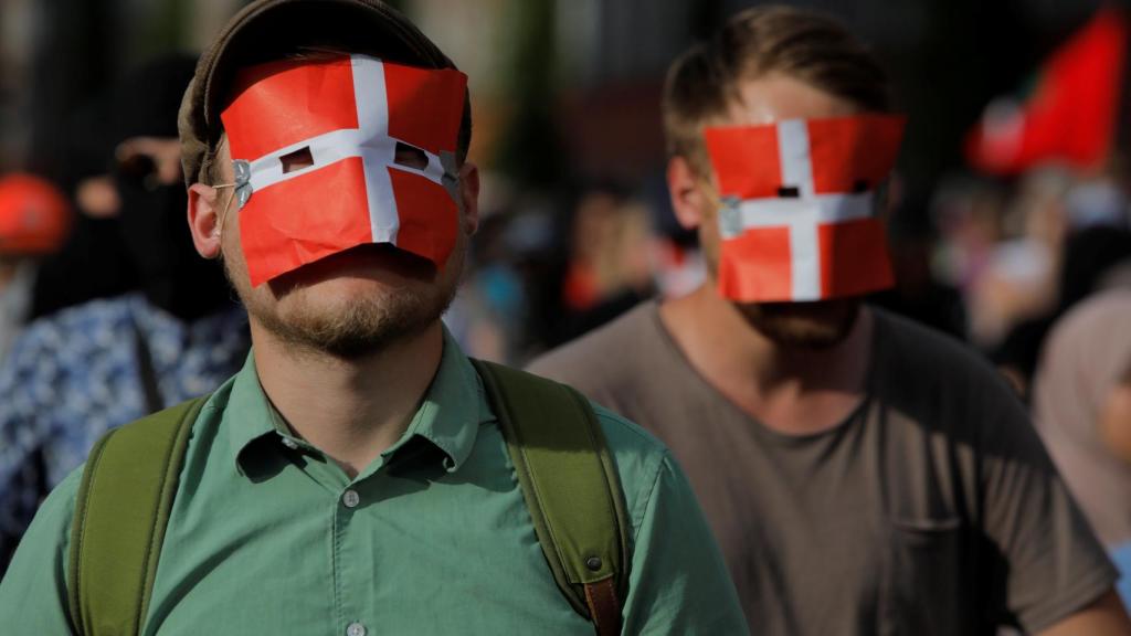 Los ciudadanos daneses muestran su solidaridad hacia las mujeres musulmanas.