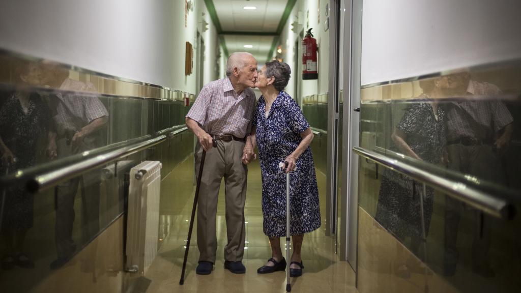 Antonio y Encarna juntos en la residencia de Alcaracejos (Córdoba).