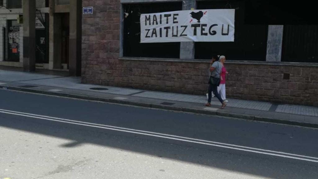 Te queremos, la pancarta homenaje a Santi Potros