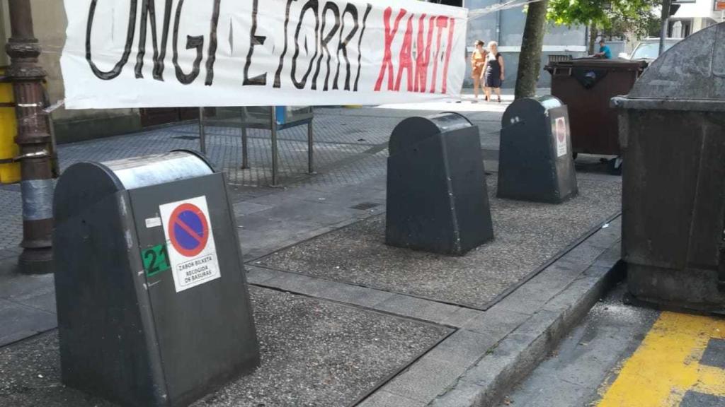 Ongi etorri Xanti la pancarta de bienvenida a Santi Potros a Lasarte