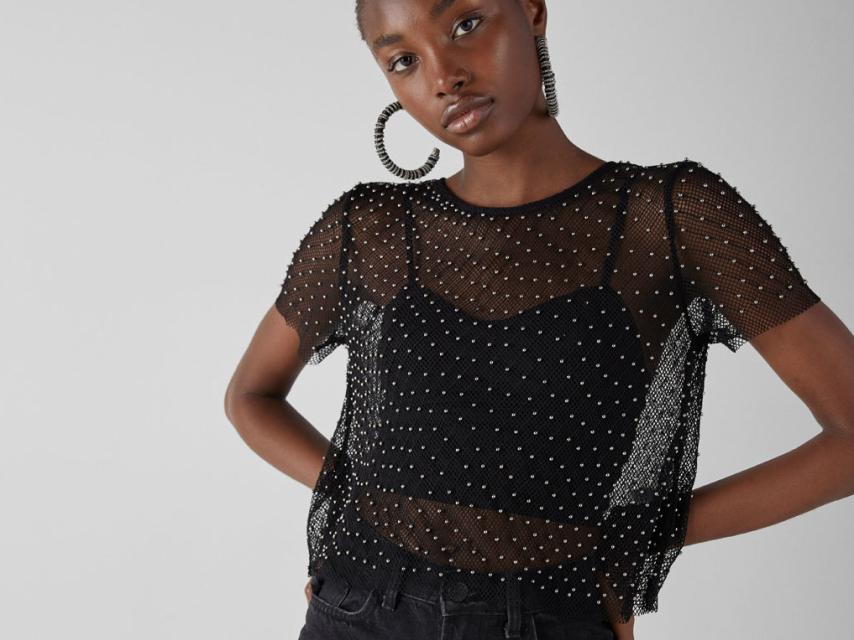 La camiseta bordada de Bershka que ha lucido Macarena García en las redes.c