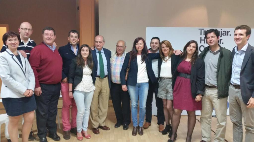 Pablo Casado junto a sus compañeros de lista