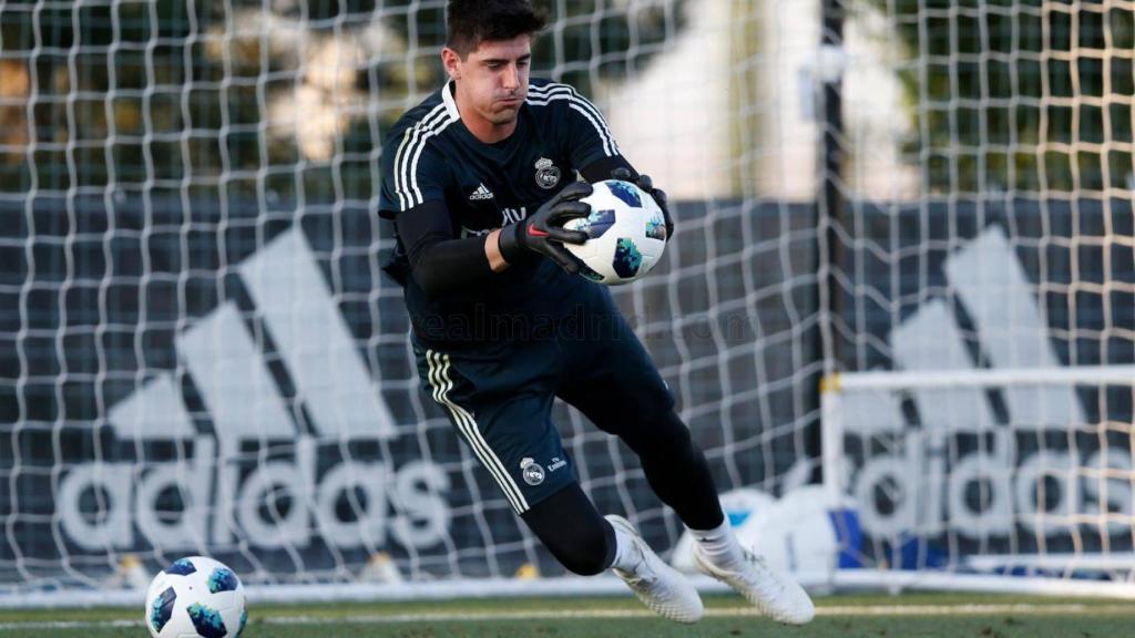 Courtois en su segundo entrenamiento con el Real Madrid