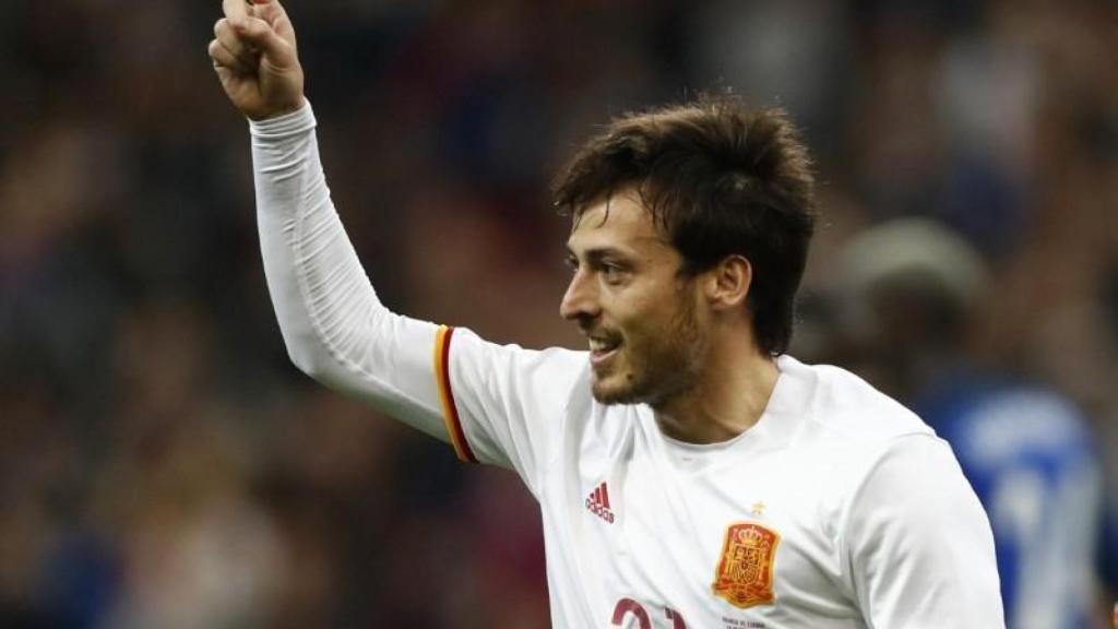 David Silva jugando con la  Selección